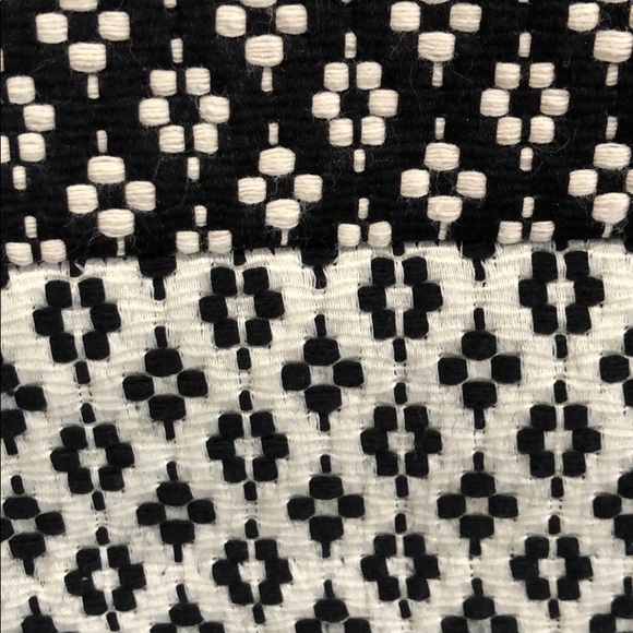 3/$10, 4/$12, 5/$14, 6/$16 LOFT back zip black/white skirt size 0 - Picture 8 of 8